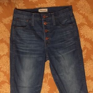 27Madewell 10” High Rise Skinny Jeans: chewed hem